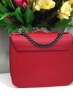 Червона шкіряна сумочка з квіточками3 фото