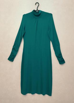 Трикотажное полуоблегающе платье миди1 фото