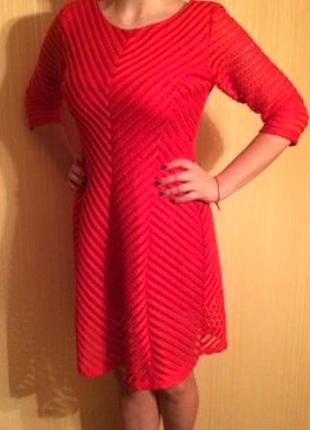Оригинальное красное праздничное платье от fiesta.