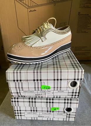 Жіночі лофери