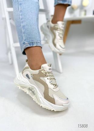 Бежеві замшеві шкіряні комбіновані кросівки з сіткою в сітку на грубій товстій підошві платформі беж