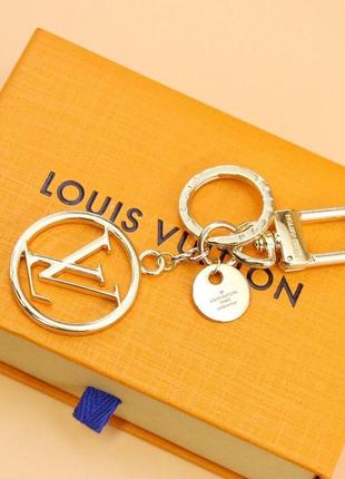 Неперевершений брелок для ключів в стилі луі вітон louis vuitton