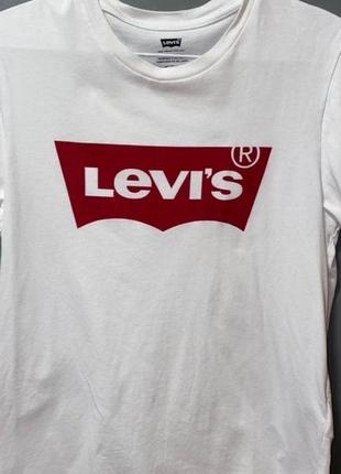 Крута футболка levi’s