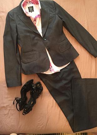 Отличный деловой костюм esprit