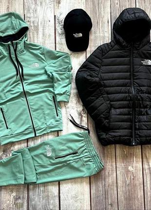 Комплект the north face все что на фото куртка + кофта + брюки + кепка3 фото