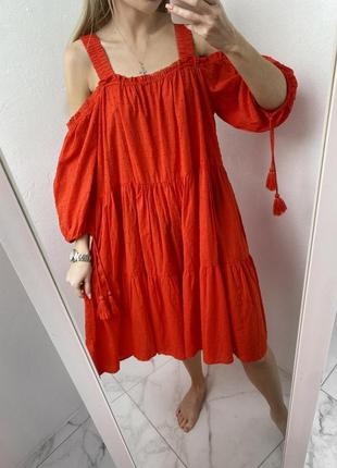 Пишне об'ємне алое червоне плаття бавовна бохо етно-кисточки h&m