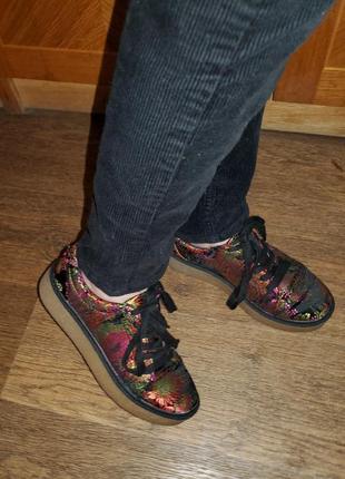 Атласные сатиновые туфли кеды с вышивкой new look7 фото