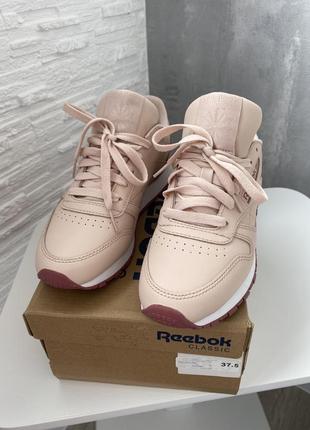 Новые кроссовки reebok