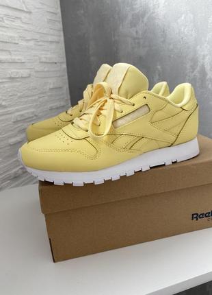 Reebok невероятно яркий цвет2 фото