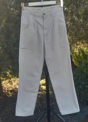 Чоловічі бежеві брюки чиноси levis1 фото
