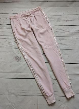 Нежно розовые спортивные брюки от betterизна