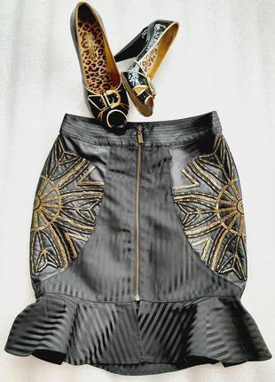 Оригінальна вінтажна юбка із золотим бісєром і шкірою.