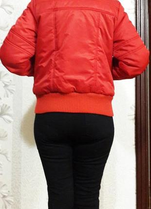 Модная стильная теплая яркая красная курточка куртка2 фото