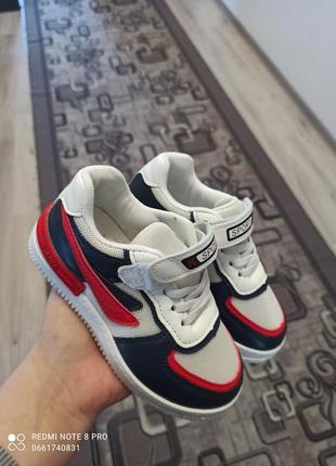 Детские кроссовки весна размер 28 стелька 17 см