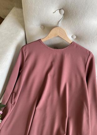 Подовжена шифонова блузка грязно рожева2 фото