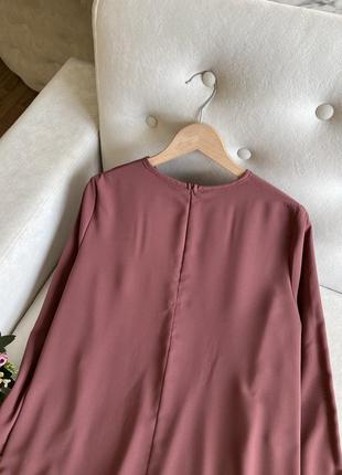 Подовжена шифонова блузка грязно рожева7 фото