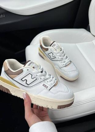 Жіночі шкіряні кросівки new balance 550. колір білий з коричневим