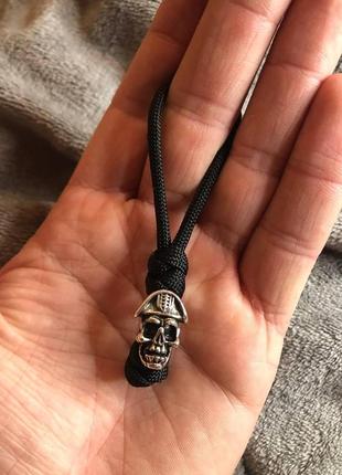 Темляк из паракорда с бусиной латунь ручной работы брелок