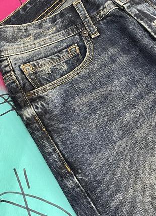 Плотные джинсы с фабричными потертостями и эффектом гармент-дай burton tapered8 фото