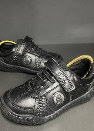 Кроссовки clarks