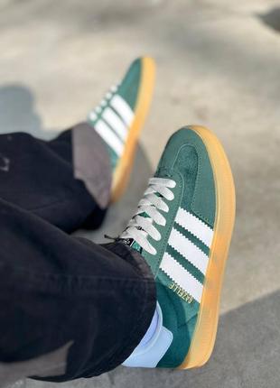 Кроссовки gucci x adidas gazelle green velvete зеленые женские / мужские2 фото