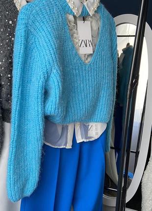 Голубой свитерик с вырезом zara2 фото