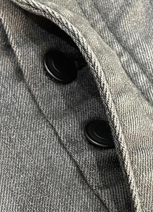 Зауженные стрейч джинсы с фабричным потертостями skinny5 фото
