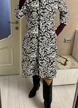 Хлопковое демисезонное пальто-плащ в цветочный принт рукав 3/4