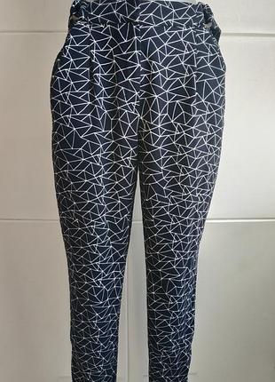 Стильні завужені брюки marks& spencer з геометричним принтом