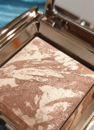 Бронзер для лица hourglass ambient lighting bronzer mini diffused bronze light 1.3 g