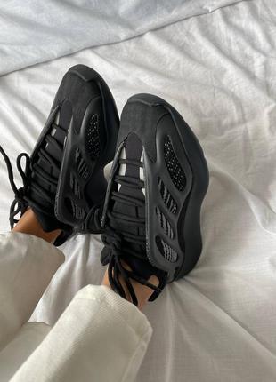 Кроссовки женские adidas yeezy boost 700 v3 «&nbsp;black alvah&nbsp;»3 фото