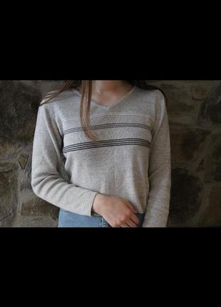 Витончений сірий светр