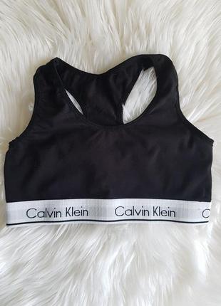 Оригинальн! последний спортивный топ calvin klein, из серии невероятные плечи