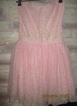Очень красивое нежно-розовое платье на 5 лет