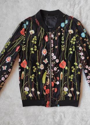 Черный цветочный бомбер летний деми короткая куртка с сеткой цветочной вышивкой с молнией ветровка2 фото