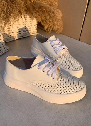 Розпродаж ! жіночі шкіряні кроссівки 38, 40