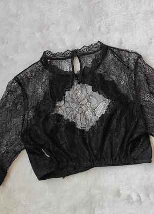 Черный ажурный кроп топ с гипюром рукавами вырезом декольте короткая блуза майка батал promod10 фото