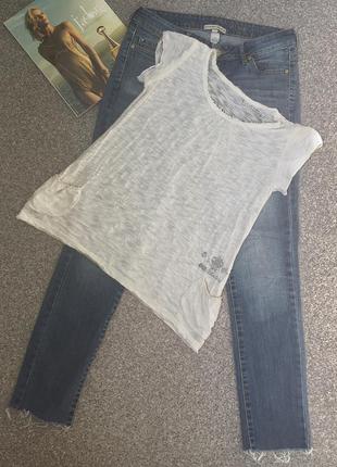 Футболка с надписью на плече р.38