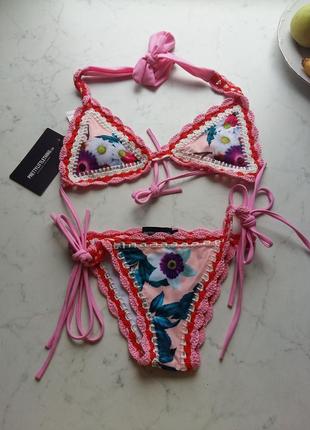 Яскравий якісний в'язаний купальник prettylittlething розмір xs