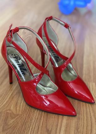 Туфли лаковые лодочки красные, размер 35,1 фото