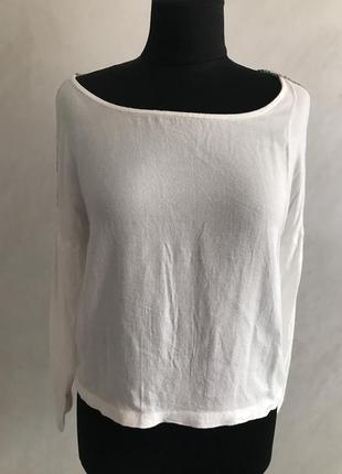 Белая блузка с вышивкой