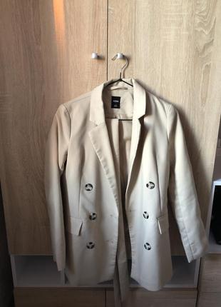Піджак бежевий