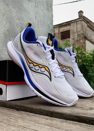 Чоловічі кросівки для бігу saucony kinvara 13 20723-84s white/black/ vizi