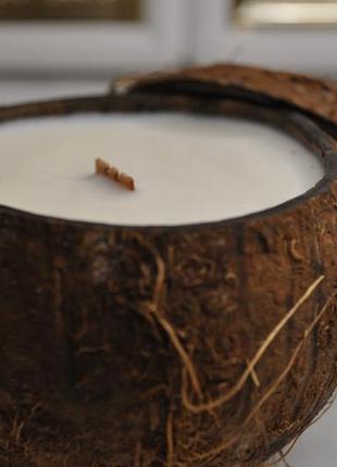 Свеча в кокосе со 100% соевым воском с эффектом потрескивания