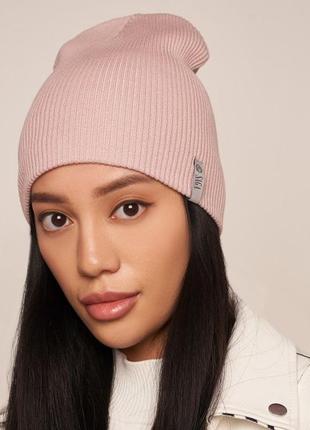 Розовая женская шапка лопата без отворота
