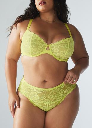 Яскраві мереживні трусики на пишні форми savage fenty by rihanna