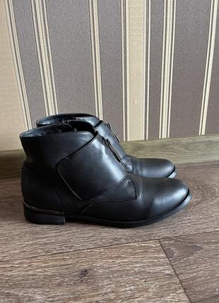 Ботинки кожаные весна черные3 фото
