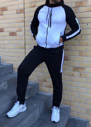 Стильний чоловічий спортивний костюм