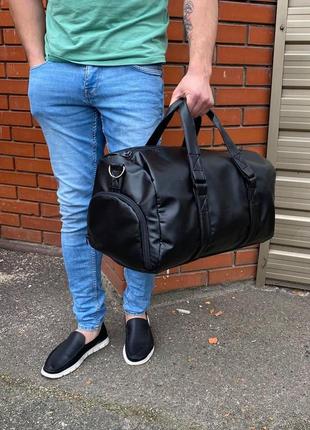 Мужская дорожная спортивная сумка с отделением для обуви черная pu экокожа вместительная стильная черный цвет5 фото