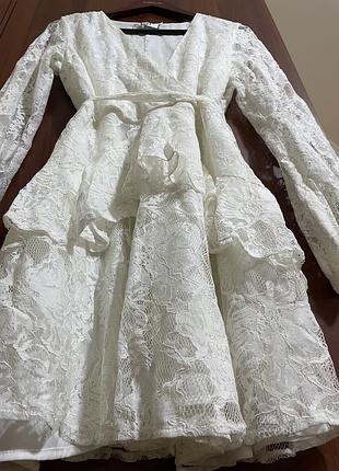 Платье белое